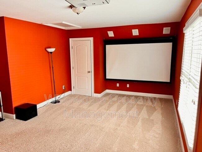 Building Photo - 121 Orianna Dr