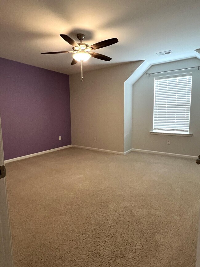 Building Photo - 56 RedWall Cir