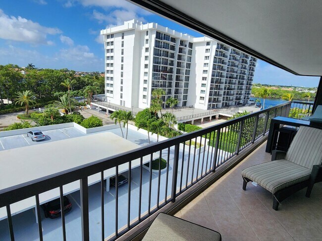 Building Photo - 4748 S Ocean Blvd