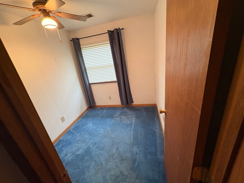 Building Photo - 1449 Wichita Dr S