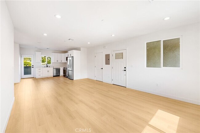Building Photo - 4038 Somers Ave