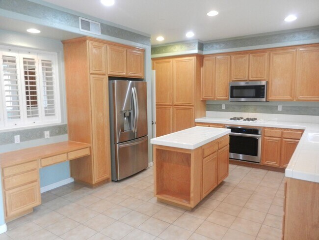Building Photo - 3211 Rancho Quartillo