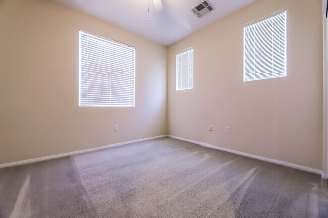 Building Photo - Northwest Las Vegas Gated Community Living with Resort-Style Amenities!