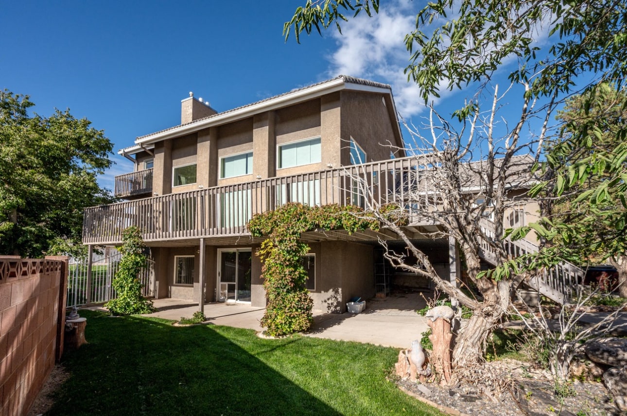 Building Photo - 298 S Staci Ct