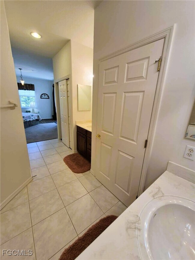 Building Photo - 20031 Sanibel View Cir