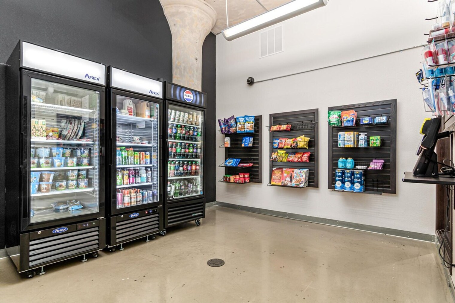 Building Photo - 718 N Washington Ave