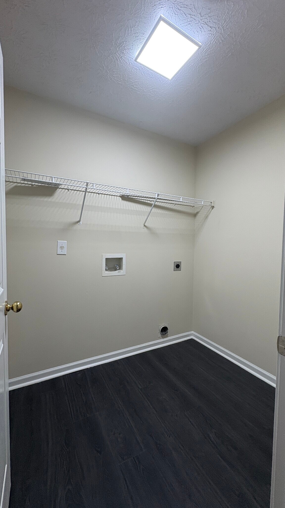 Building Photo - 2336 Pettit Dr