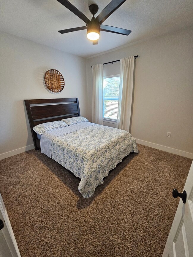 Building Photo - 5825 Danbury Blvd