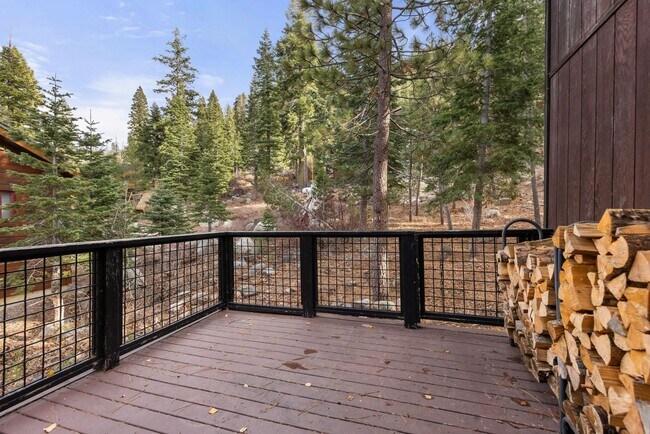 Building Photo - Alpine Meadows Winter Escape Ski Lease