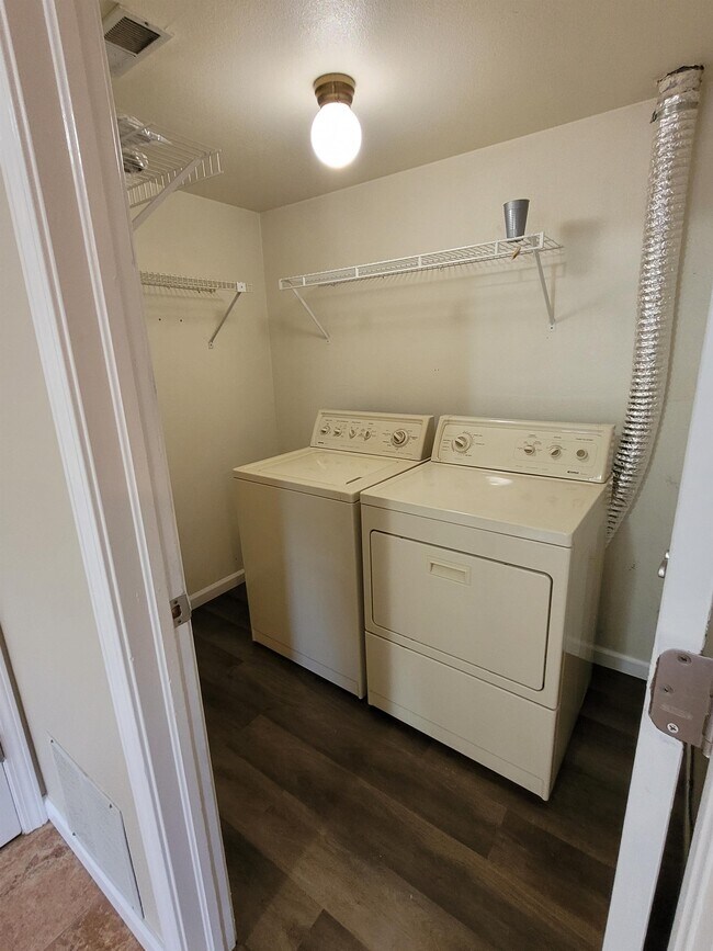 Building Photo - 5280 Mule Deer Dr