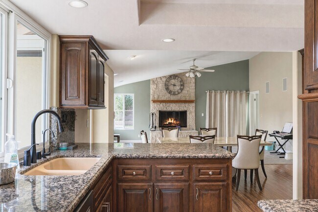 Building Photo - 6132 E Baja Dr