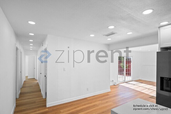 Building Photo - 4136 San Bernardino Way