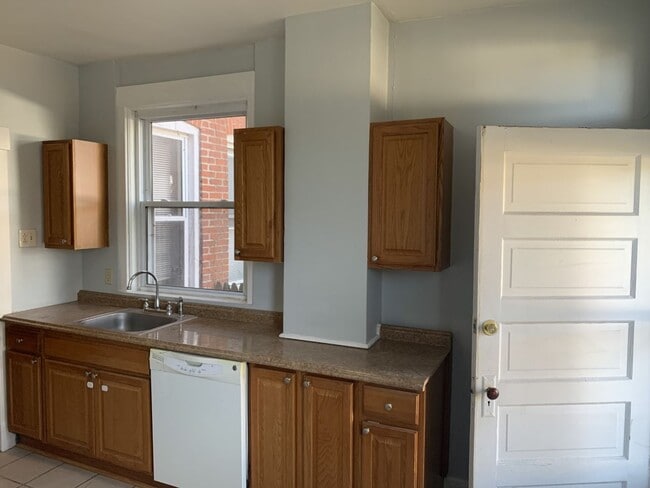 Building Photo - Great property in Morningside!