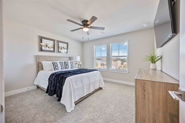 Building Photo - 6923 California Black Oak Dr