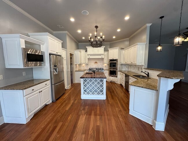 Building Photo - 1811 Traditions Way