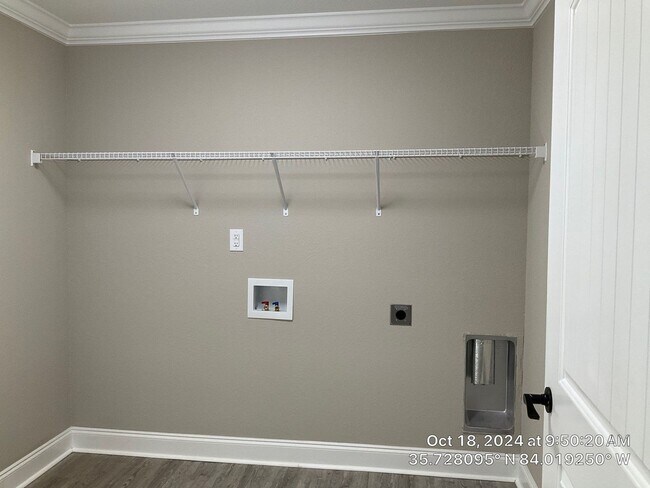 Building Photo - One Year Old - 3 Bedroom House