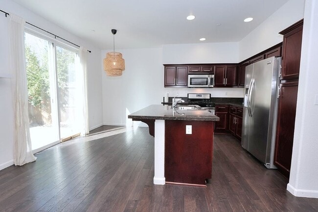 Building Photo - High Demand Park Place Home for Rent!