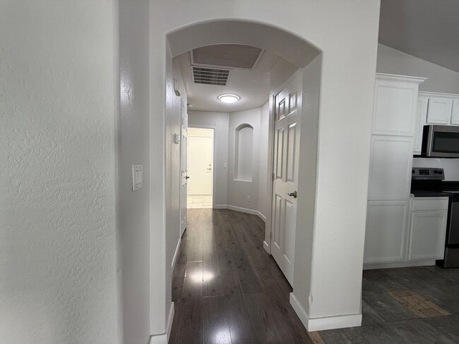 Building Photo - Spacious four bedroom for lease in Laveen Meadows!