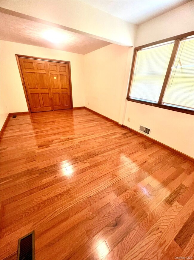 Building Photo - 950 NY-17M