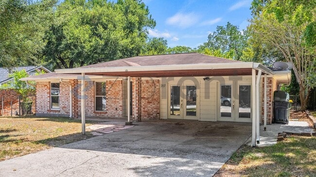 Building Photo - 707 Hildred Ave