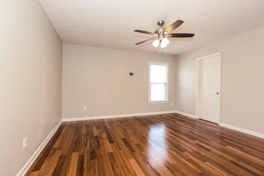 Building Photo - 1818 Pennington Dr