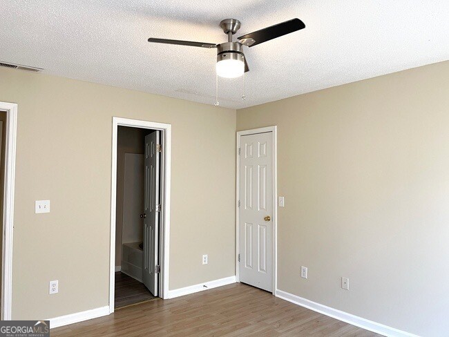 Building Photo - 30 Lake Birch Dr