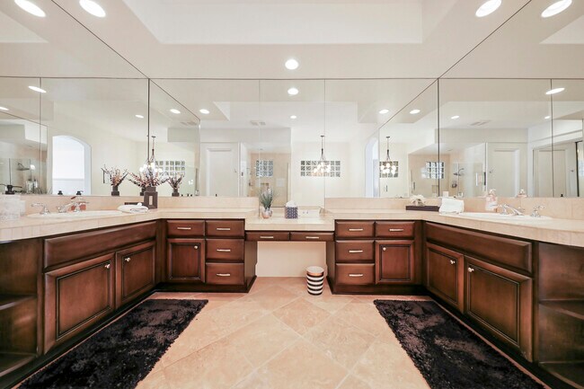 Building Photo - 48275 Vista Calico