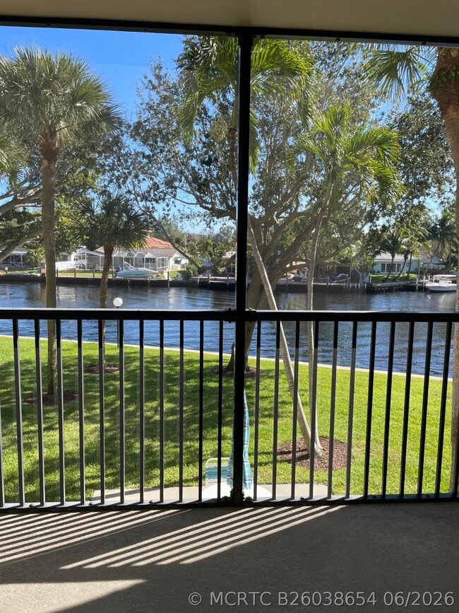Building Photo - 14 Royal Palm Way