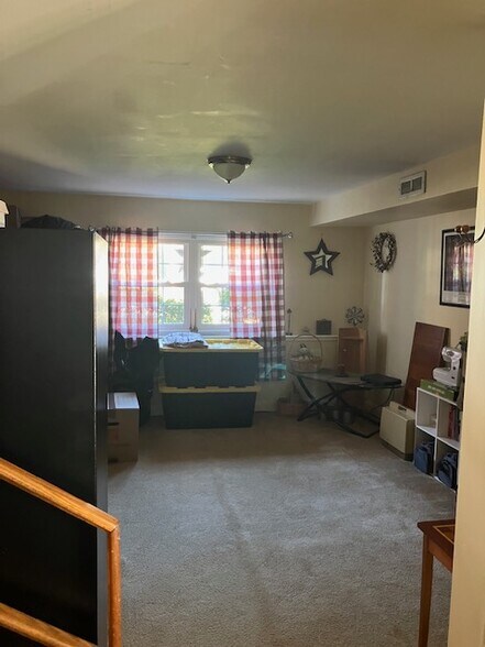 lower level den - 1406 Spruce Ave