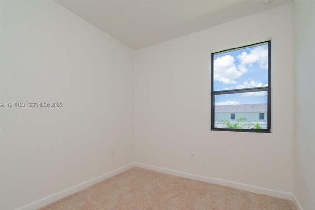 Building Photo - 1166 SW 6th Ave