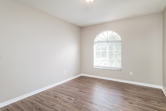 Building Photo - 1544 Loch Avich Rd