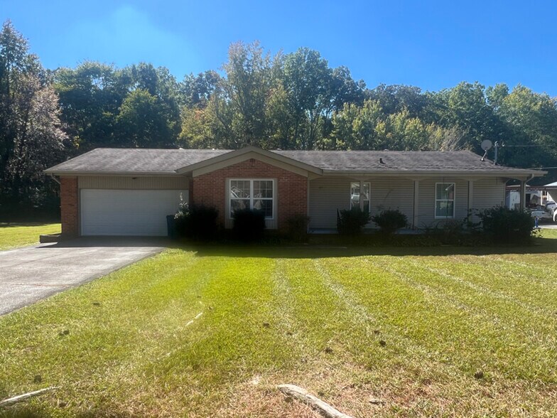 Primary Photo - 183 Rogers Dr