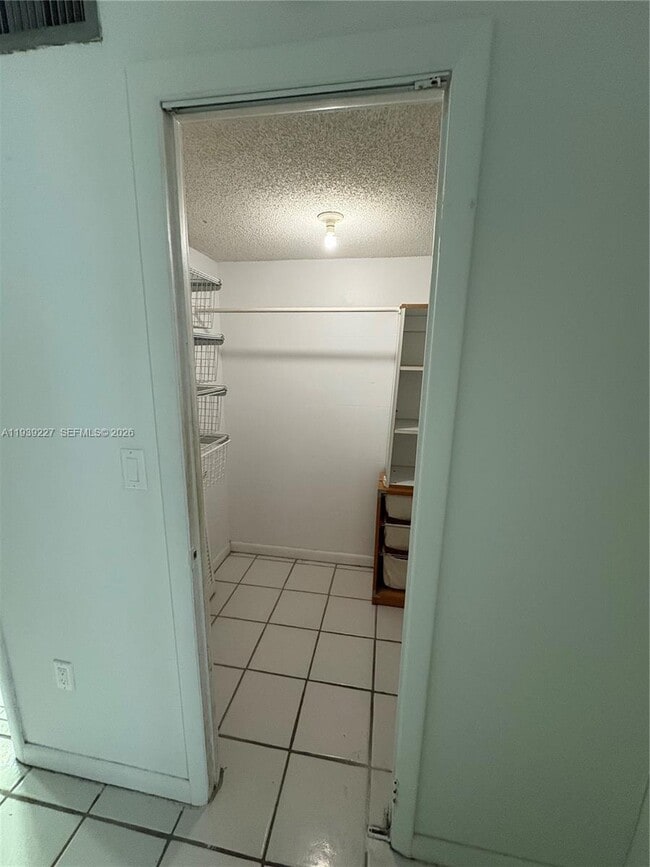 Building Photo - 1331 Lincoln Rd