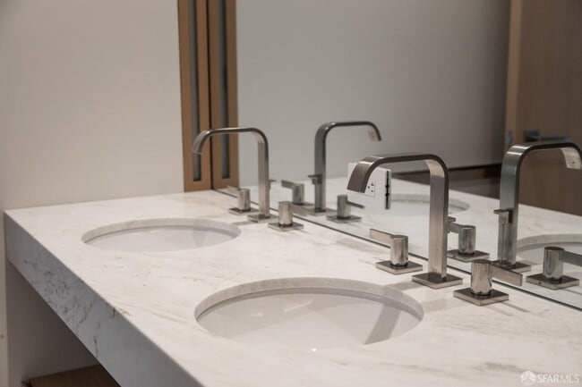 Building Photo - 1 Steuart Ln