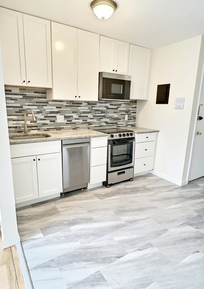 Building Photo - 1027 Commonwealth Avenue