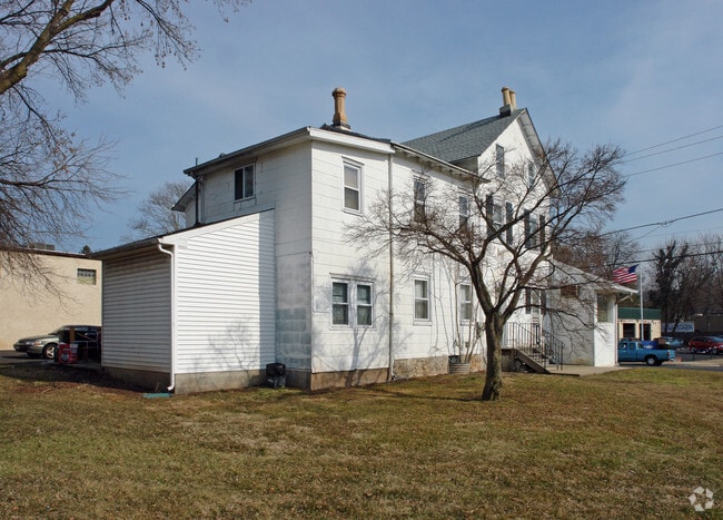 Building Photo - 106 North Hills Ave