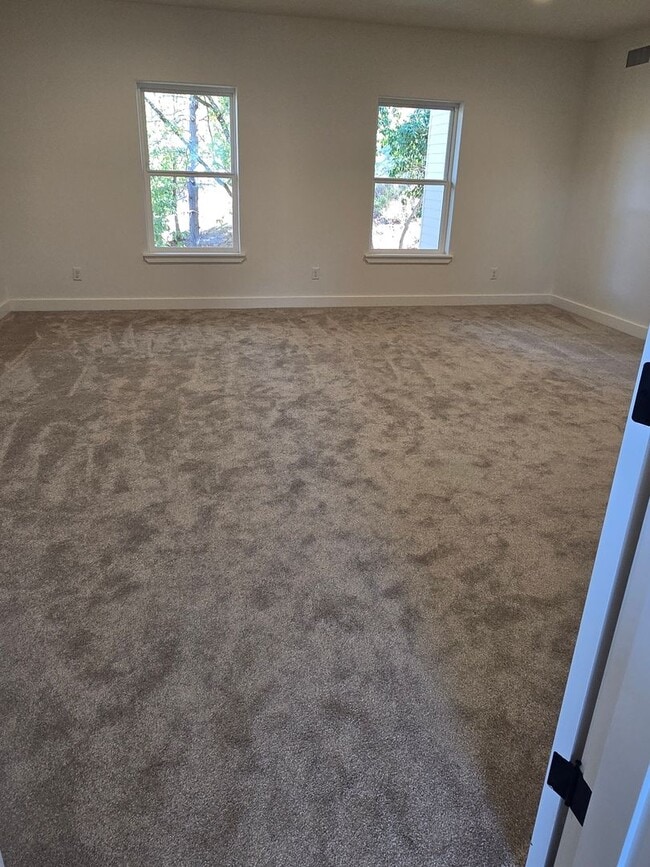 Building Photo - 3 bedroom 2.5 bathroom Custom Built Home