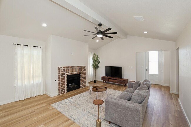 Building Photo - 8813 Oakleaf Ct