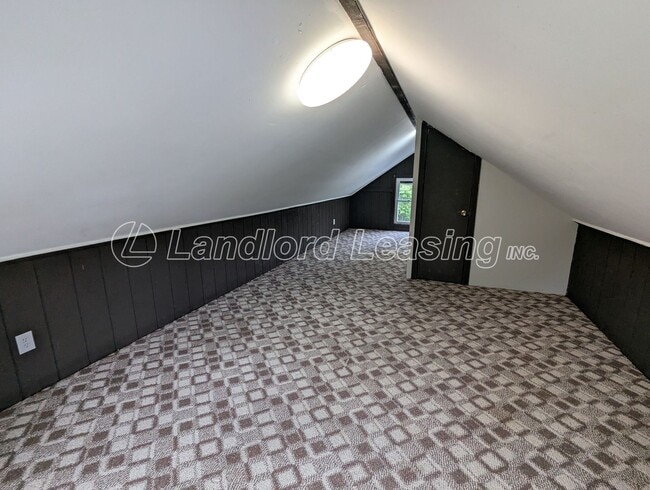 Building Photo - Spacious 3-Bedroom Colonial with Finished ...