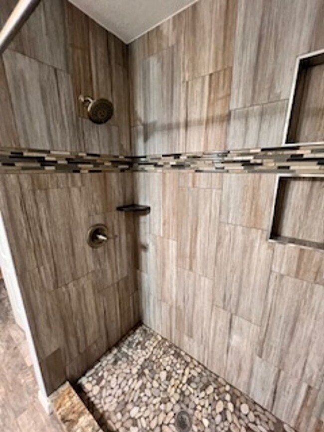 Building Photo - Annual DEEP CREEK Rental - 3/2/2