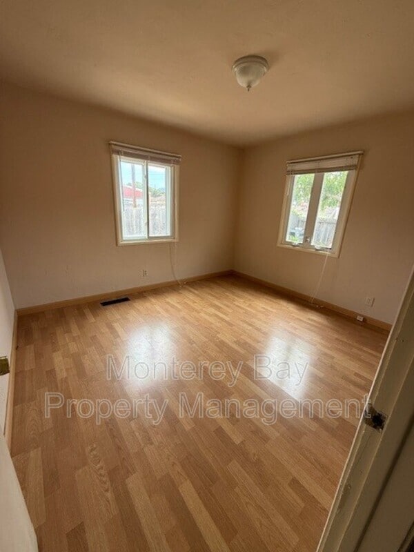 Building Photo - 22 Encina Ave