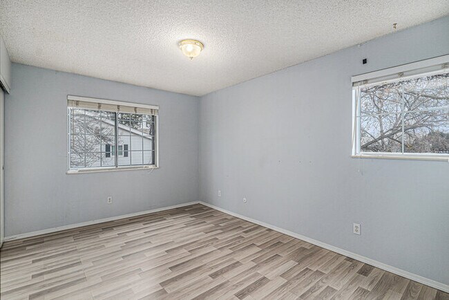 Building Photo - 14424 E Colorado Dr