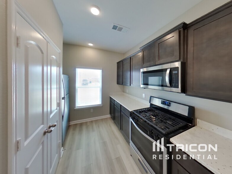 Building Photo - 1441 Palamedes Dr