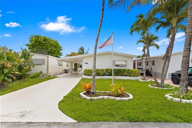 Building Photo - 5620 Lagoon Dr
