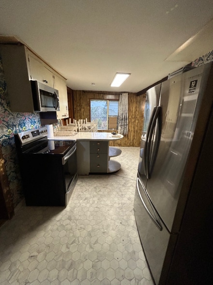 Building Photo - 2015 SE Ridge Rd