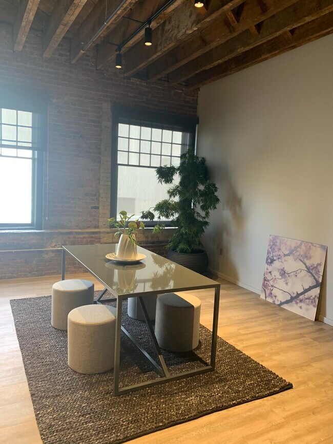 KITCHEN - 1011 W 1st Ave