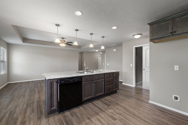 Building Photo - 5468 Yew St W