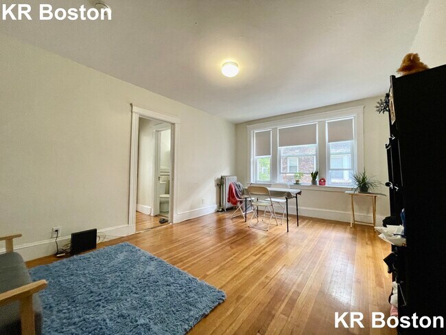 Building Photo - 3 Captain Parker Arms