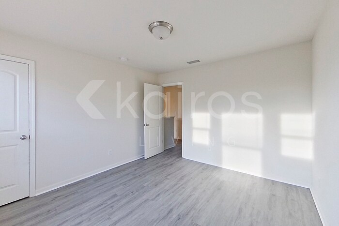 Building Photo - 5047 Sandy Hill Dr