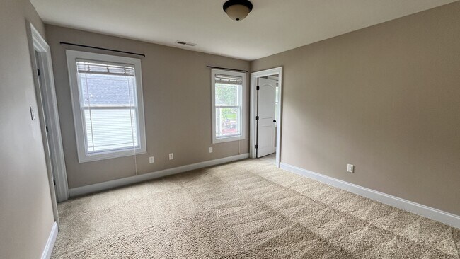 Building Photo - 267 Carolina Way